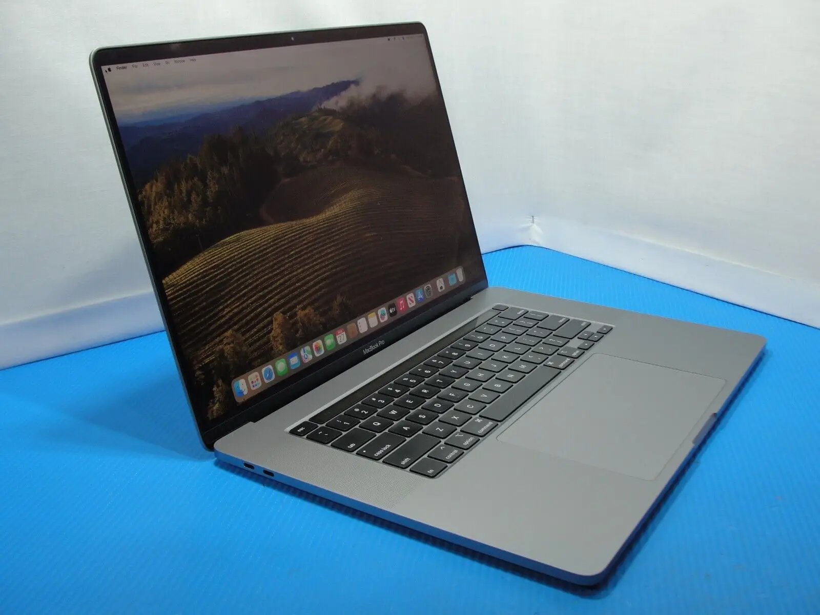 154 cycles Apple MacBook Pro 16