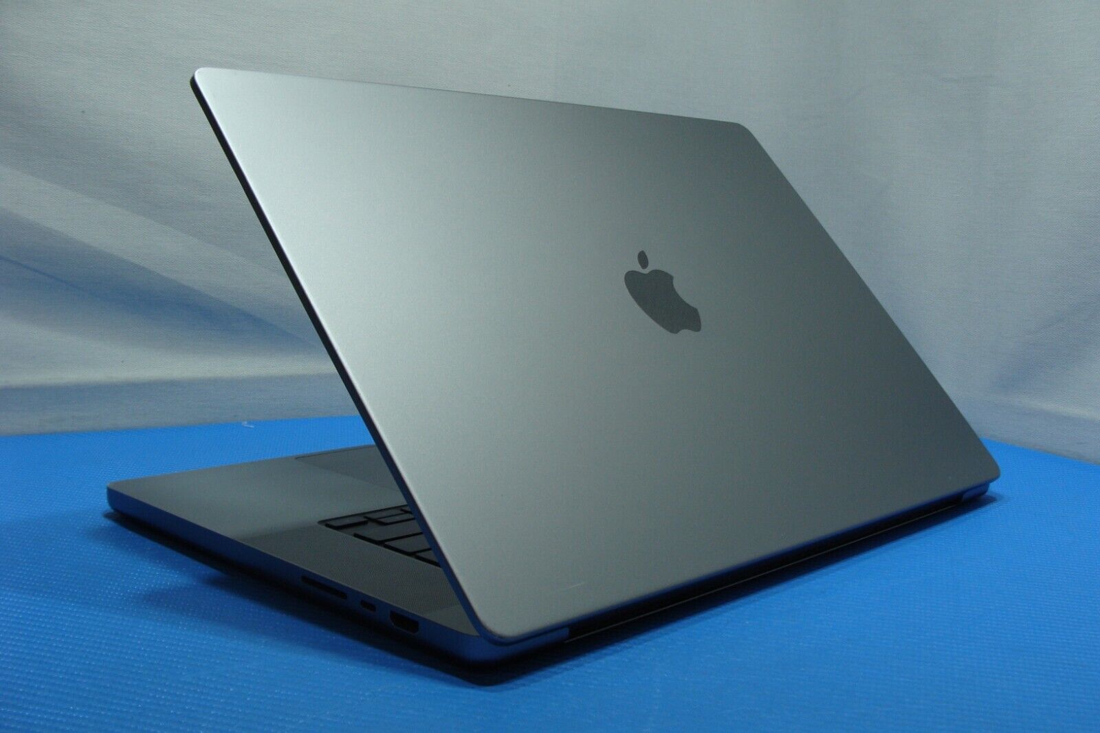 Apple MacBook Pro 16