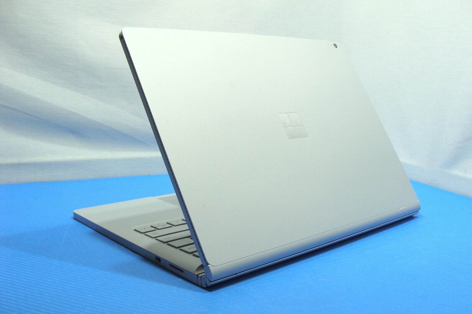 Microsoft Surface Book  TOUCH i7-6600U 2.6GHz 8GB 256GB GTX 965M Good Battery