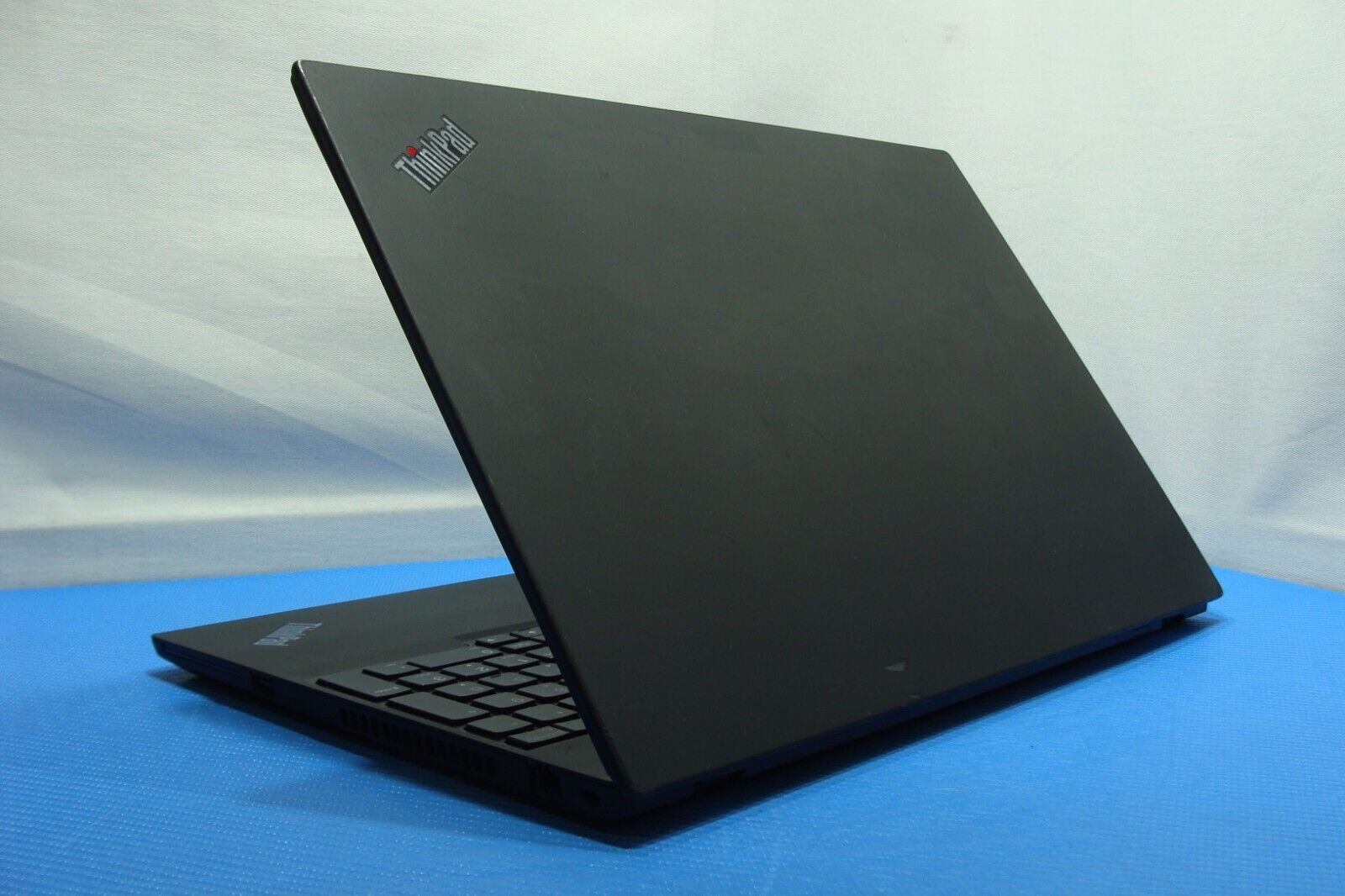 Lenovo ThinkPad T15 Gen 1 15.6