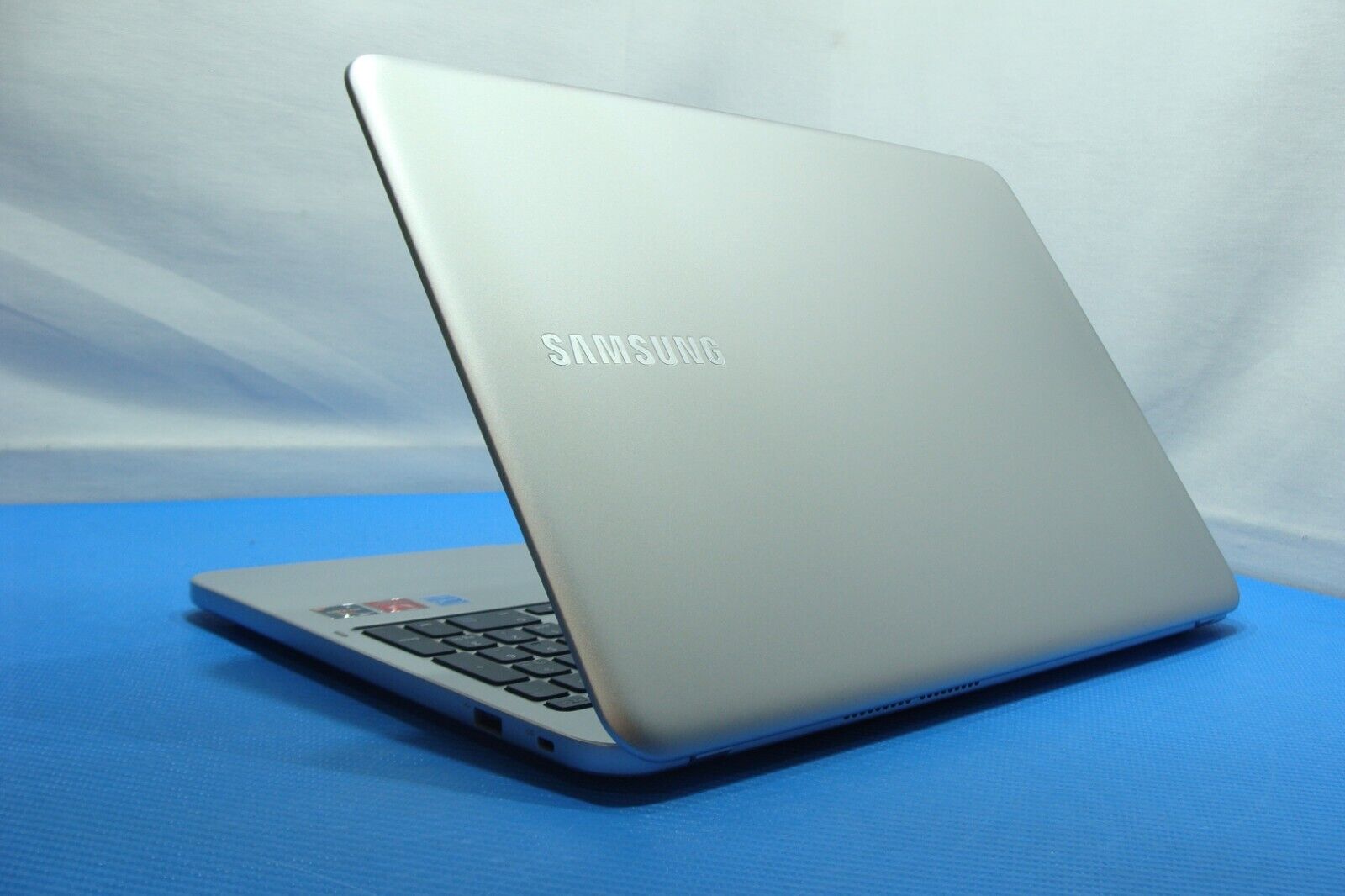 SAMSUNG Notebook 5 AMD Ryzen 5 2500U 15.6