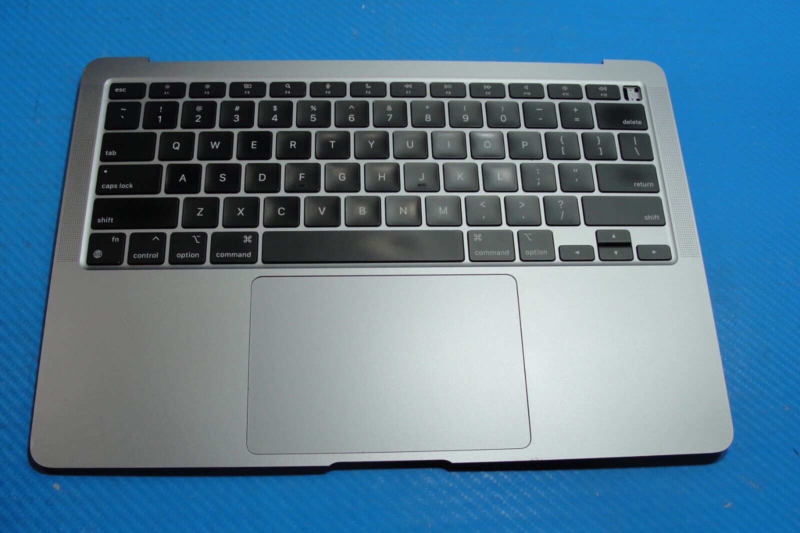 MacBook Air A2337 2020 MGN63LL/A 13