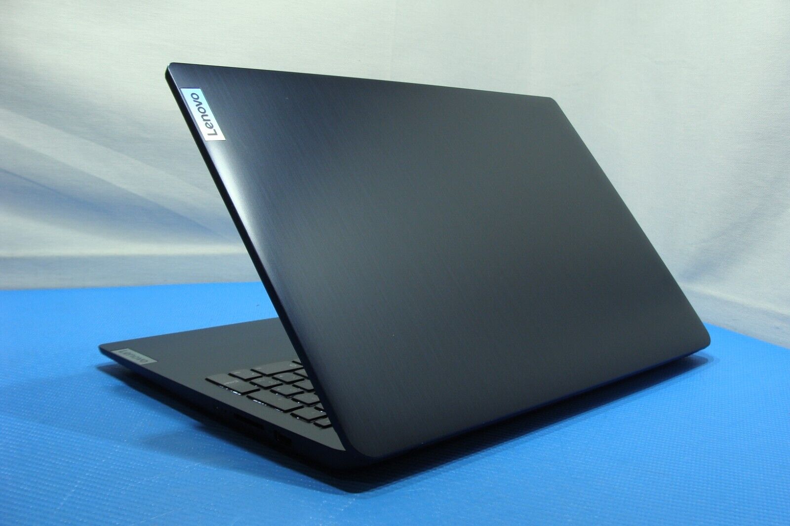 Lenovo IdeaPad 3-15ALC6 15.6