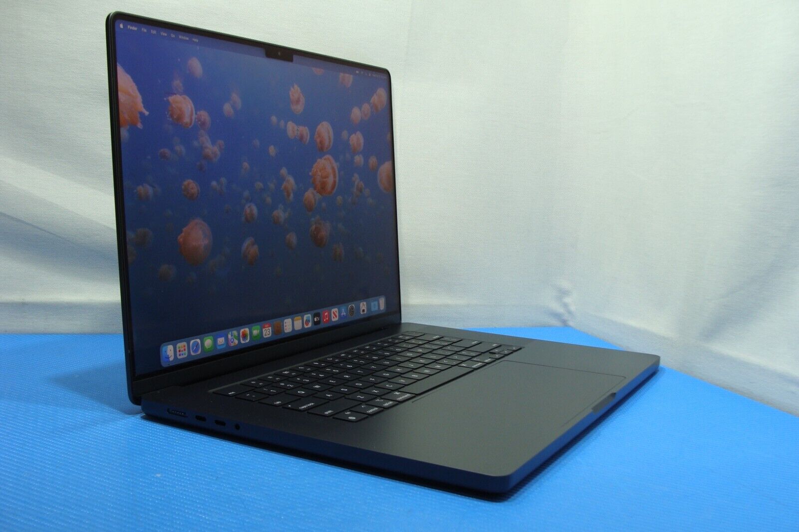 2023 Apple MacBook Pro 16