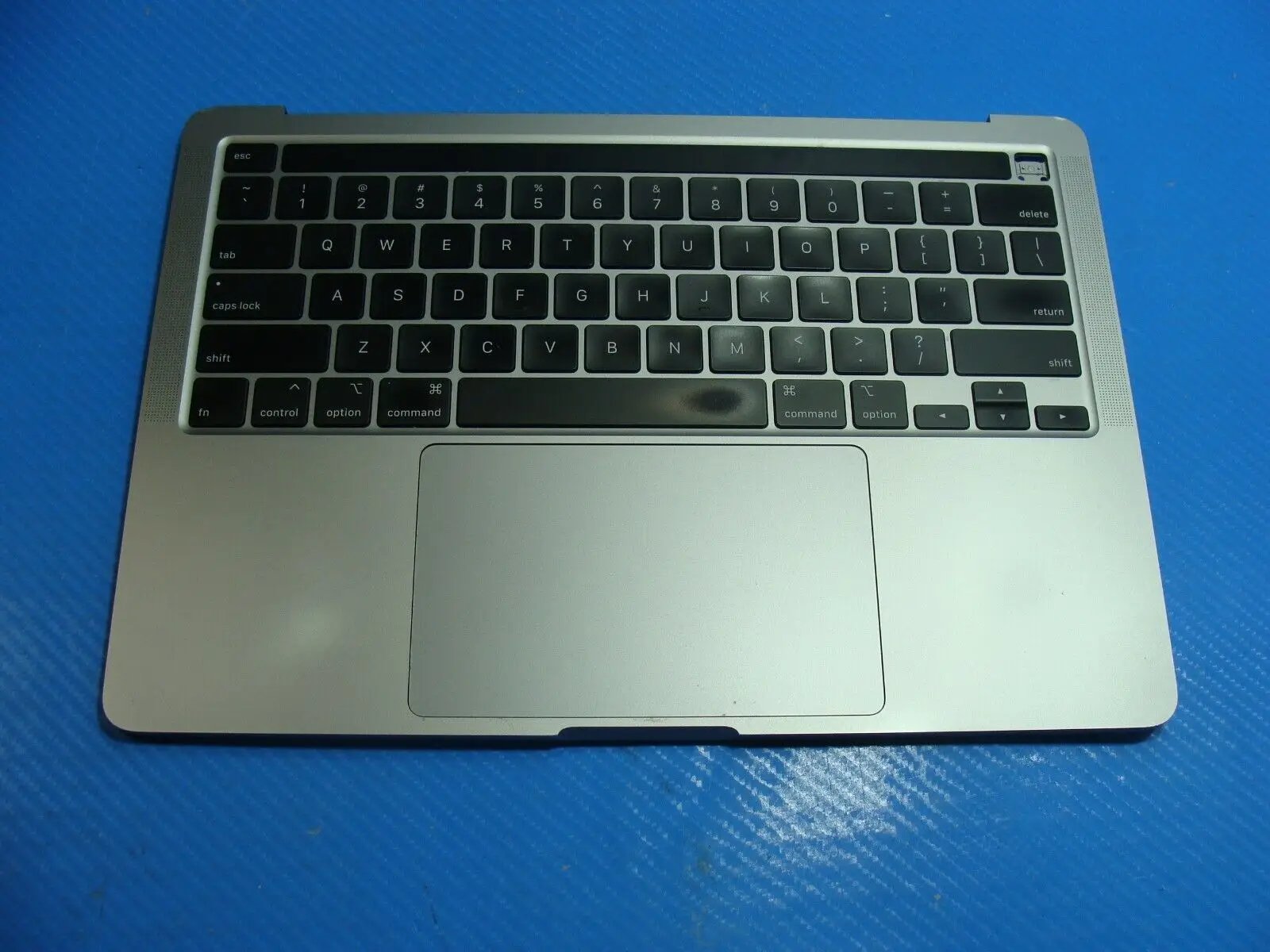 MacBook Pro A2251 13