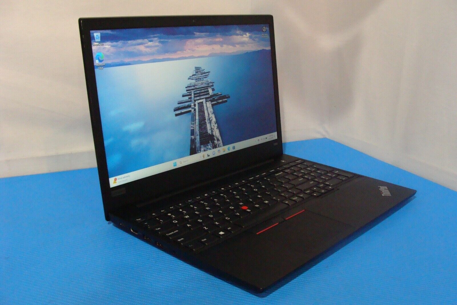 Lenovo ThinkPad E585 15.6