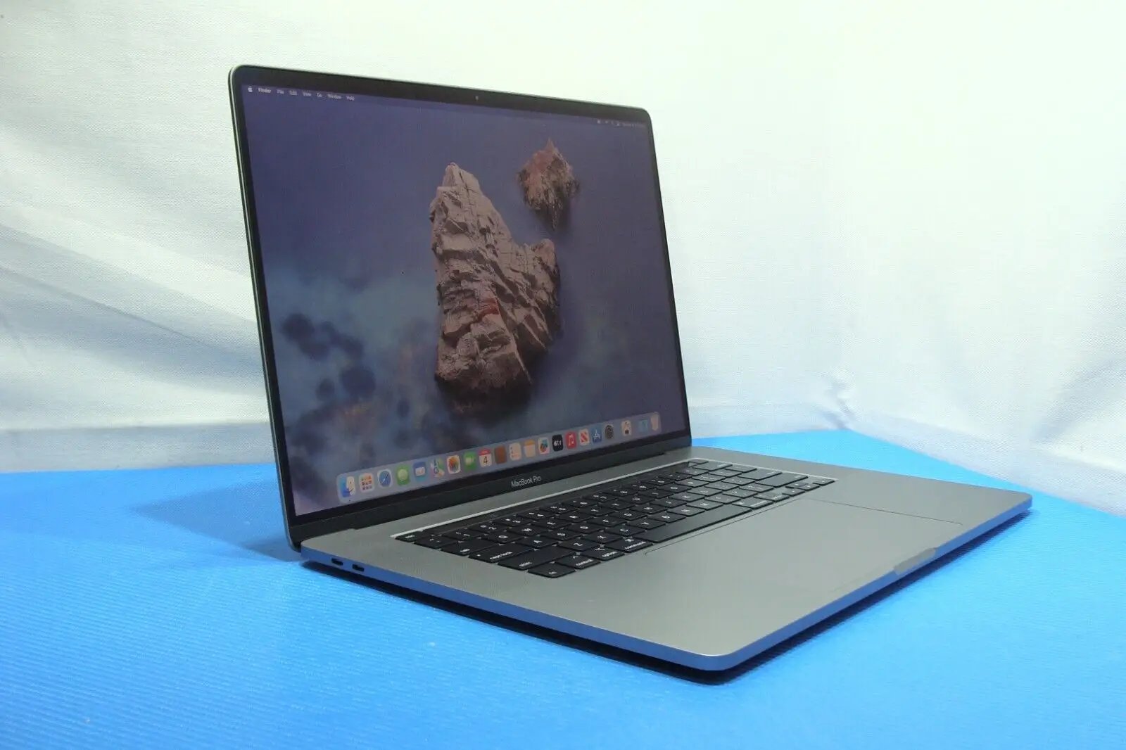 Apple MacBook Pro A2141 2019 16