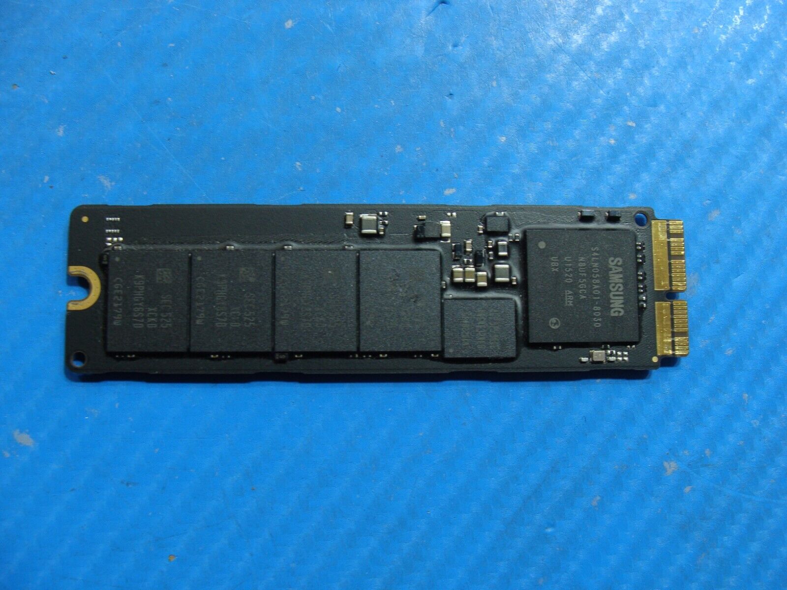 MacBook Pro A1398 Samsung 512GB SSD Solid State Drive MZ-JPV5120/0A4 661-02530