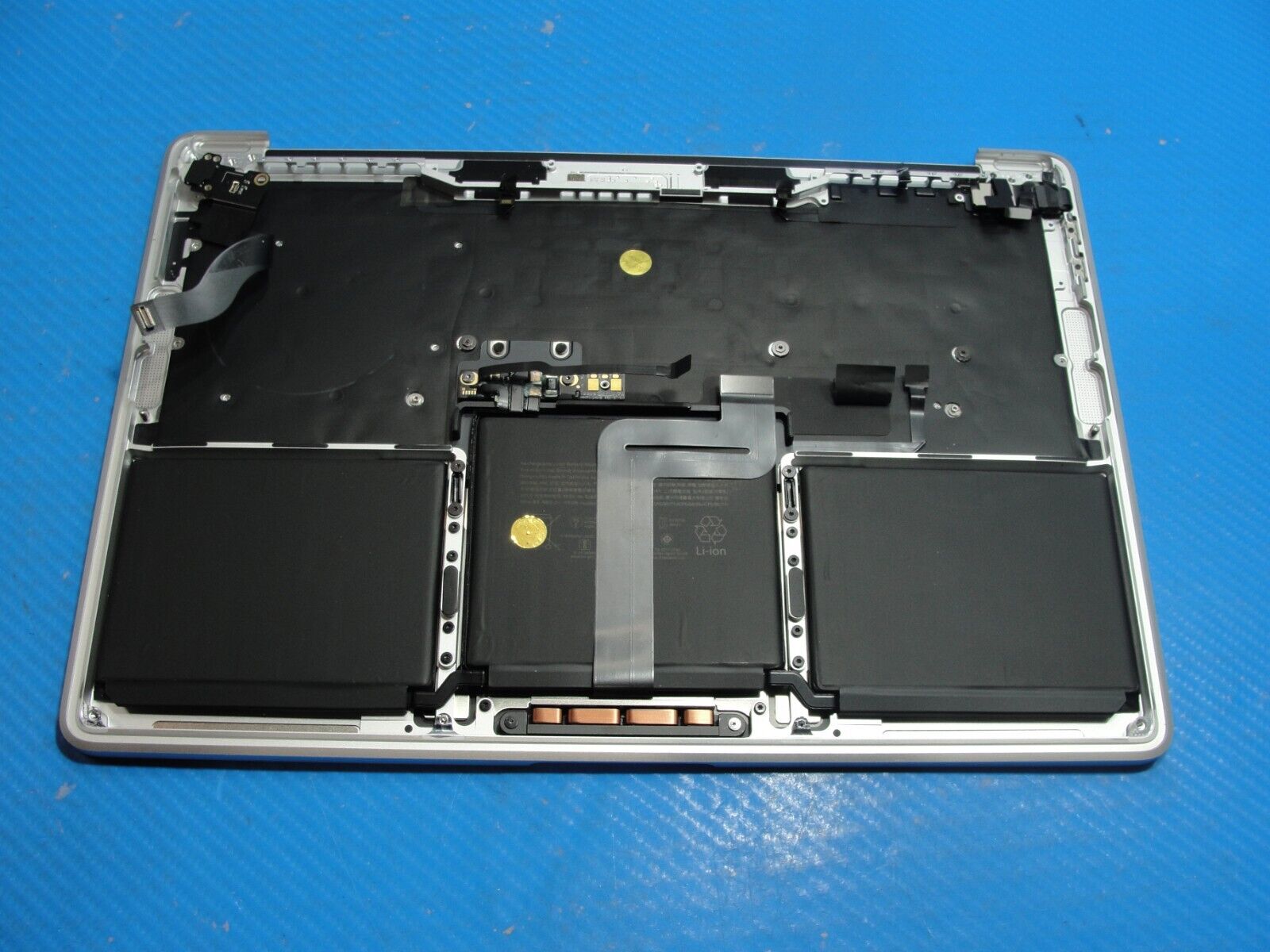 MacBook Pro A2289 13