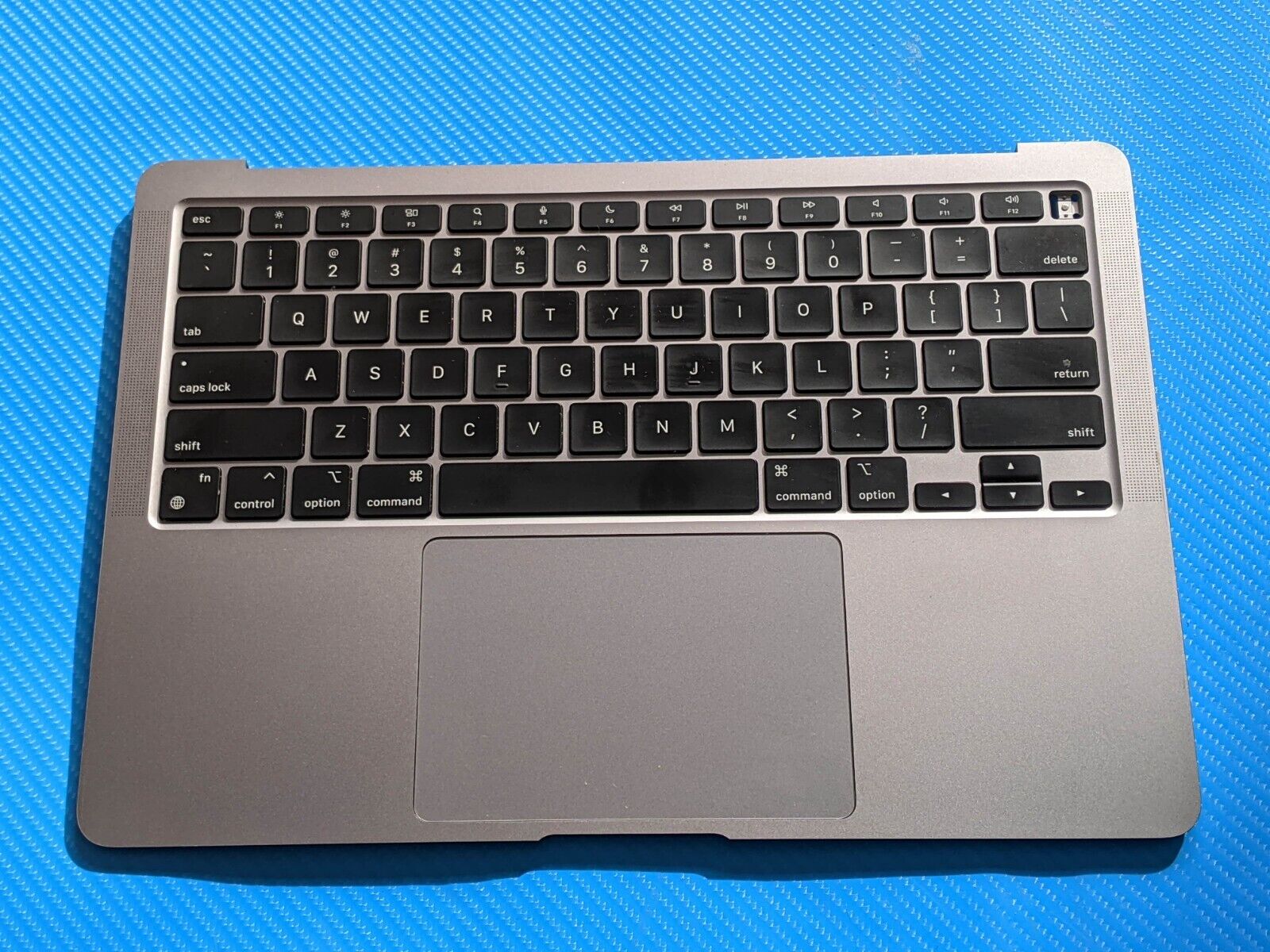 MacBook Air A2337 2020 MGN63LL/A 13