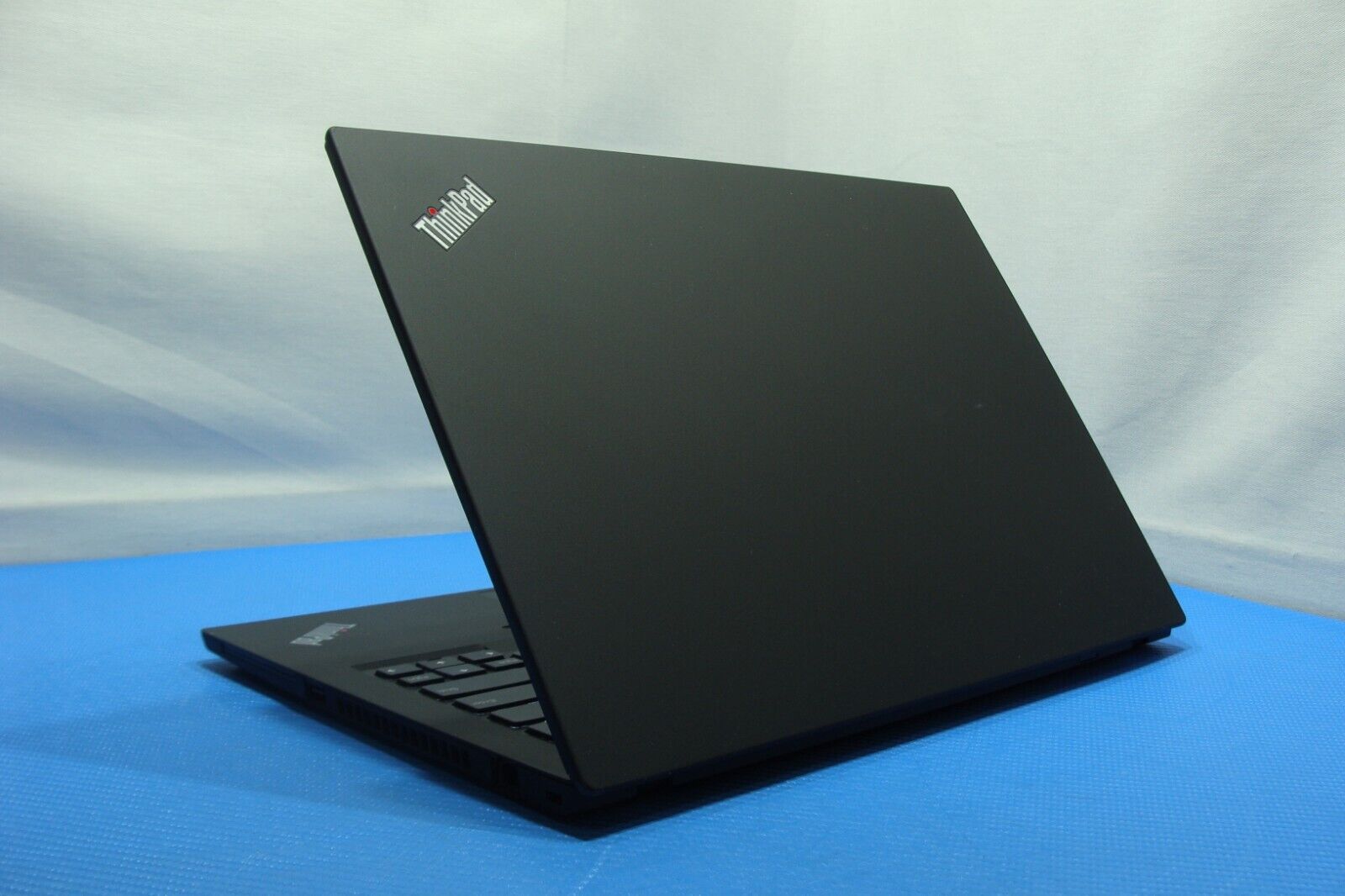 Lenovo ThinkPad P14s Gen 1 Laptop 14