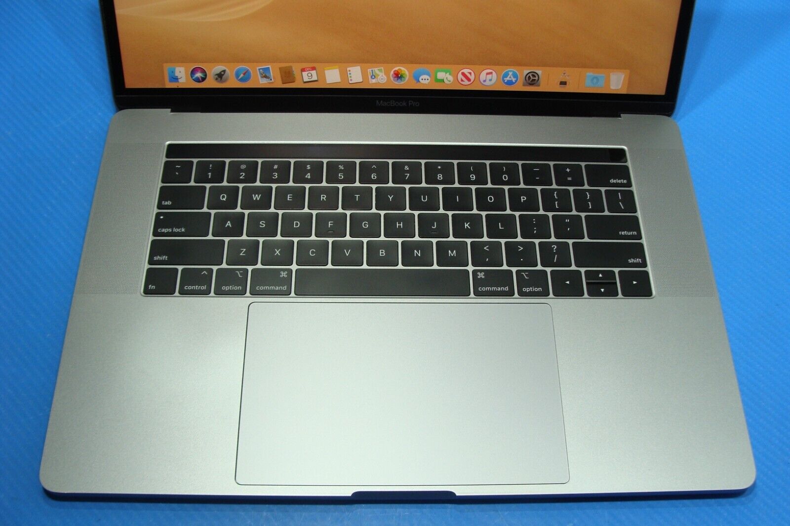 Apple MacBook Pro A1990 15