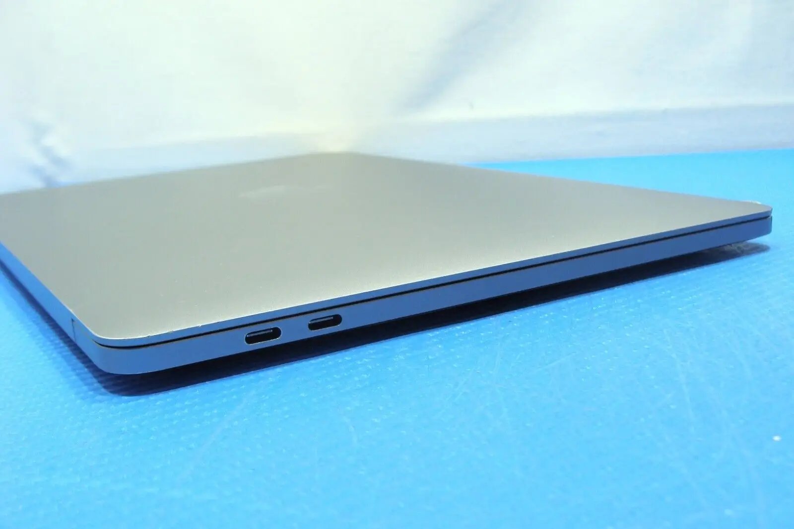 Apple MacBook Pro A2251 13