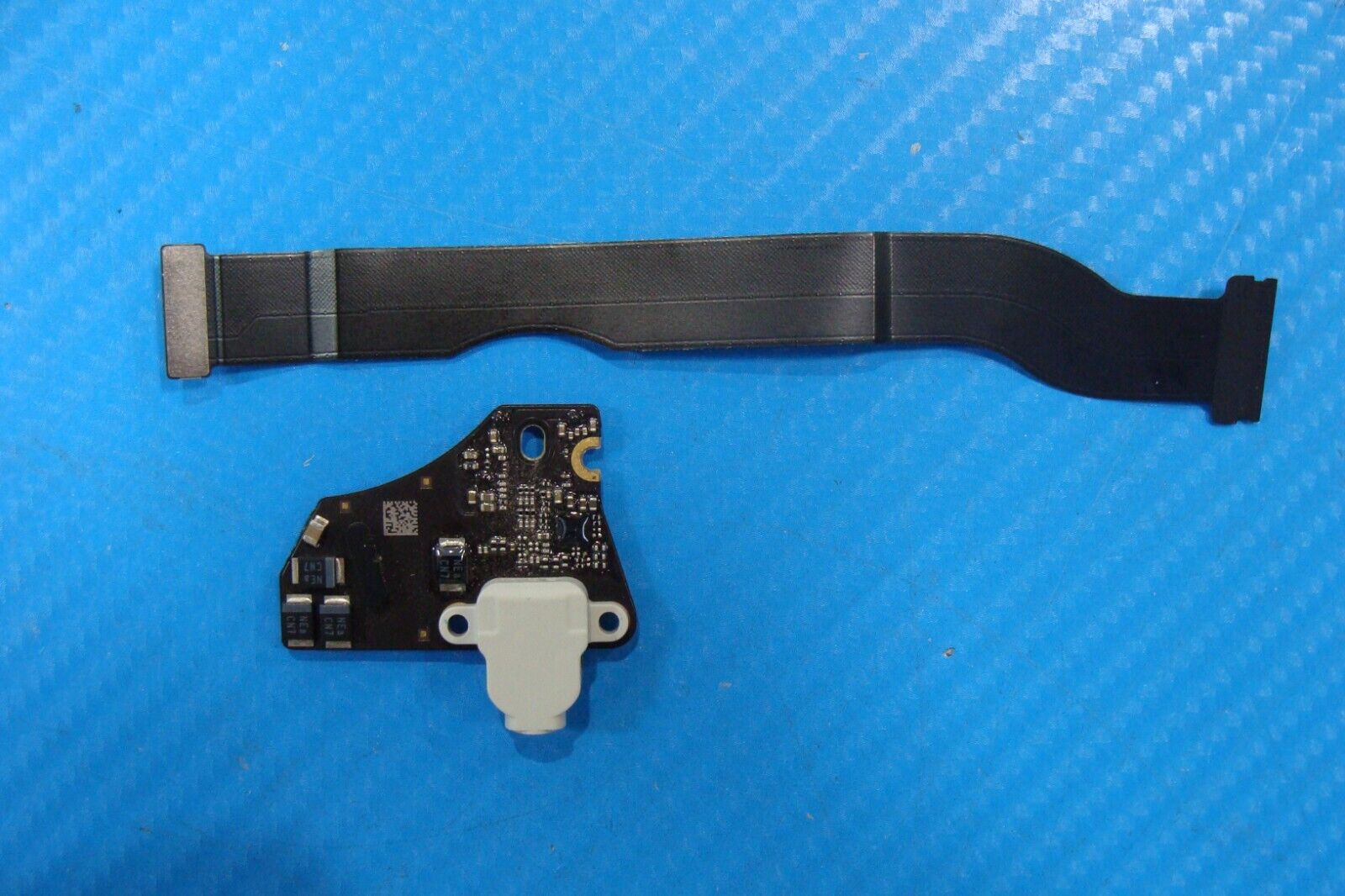 MacBook Air A1932 2019 MVFL2LL MVFK2LL Audio Jack Board w/Cable Silver 923-02824