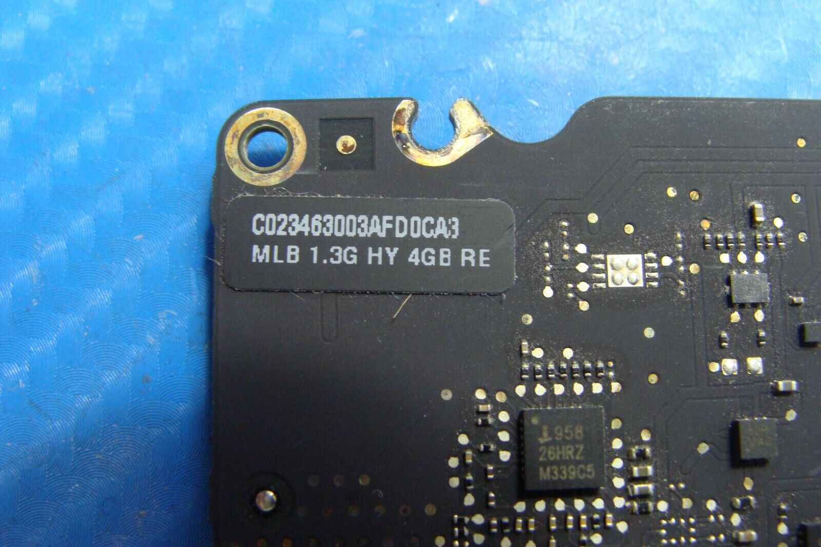 MacBook Air A1465 2013 MD711LL/A 11