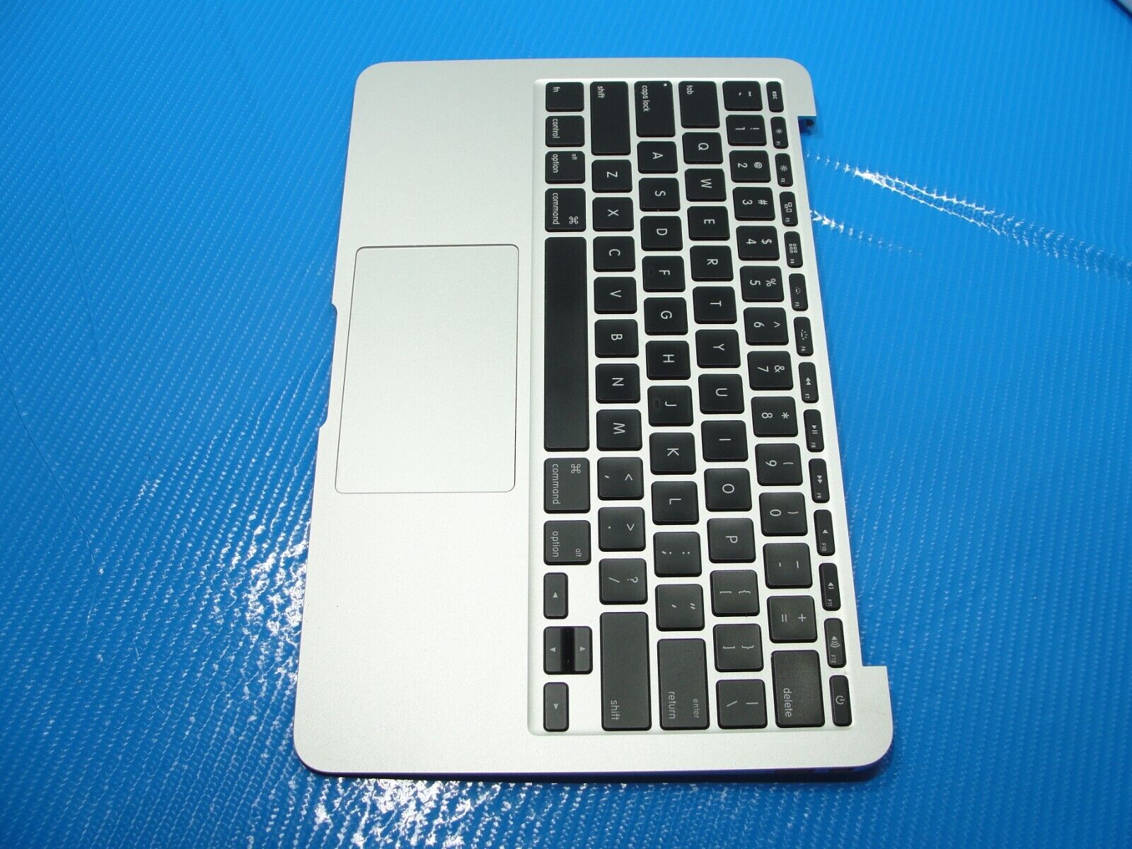 MacBook Air A1465 Early 2015 MJVM2LL/A 11