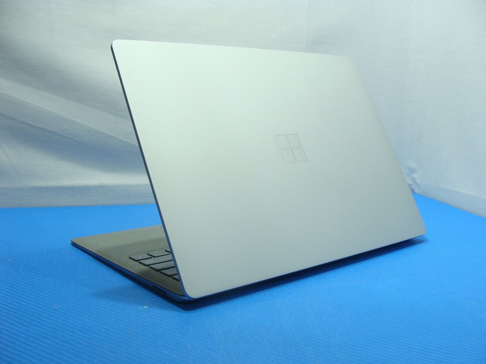 Microsoft Surface Laptop 2 1769 13.5