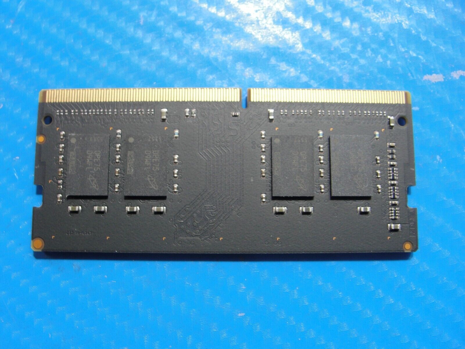 iMac A1418 Micron 8GB 1Rx8 PC4-2400T Memory RAM SO-DIMM MTA8ATF1G64HZ-2G3E2