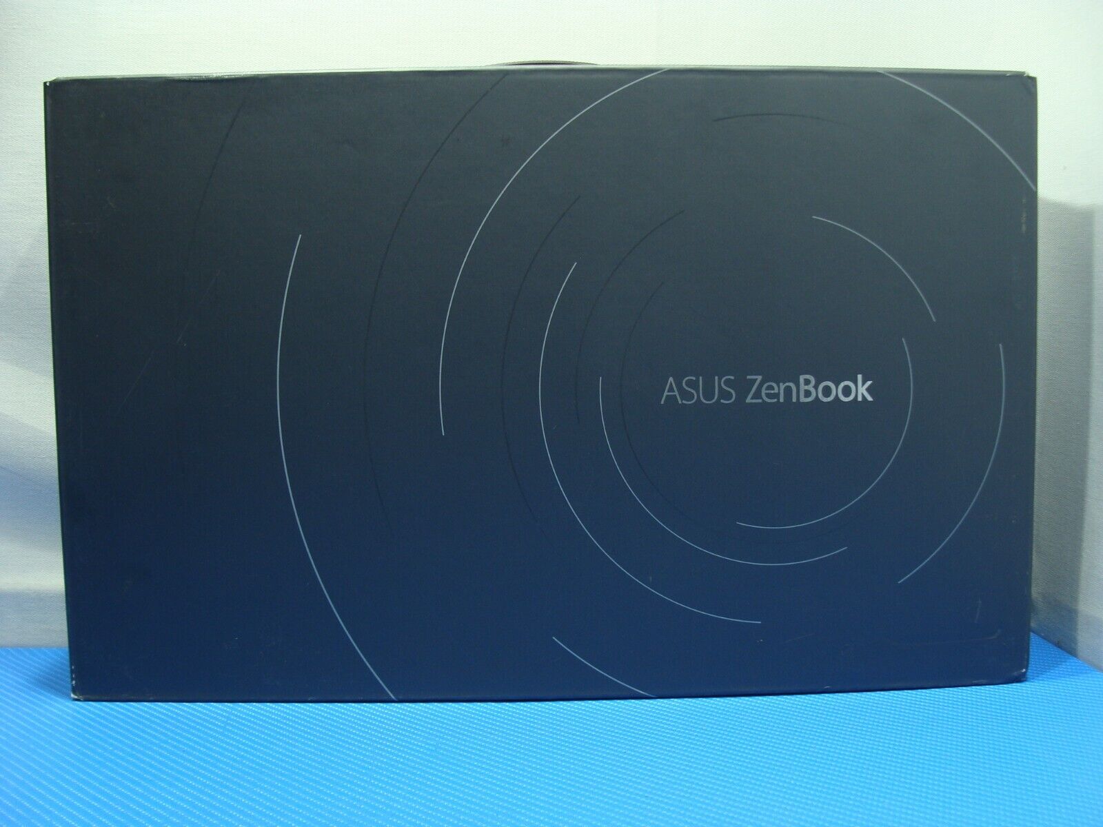 NEW! ASUS ZenBook 14 UM425QA-EH51 14