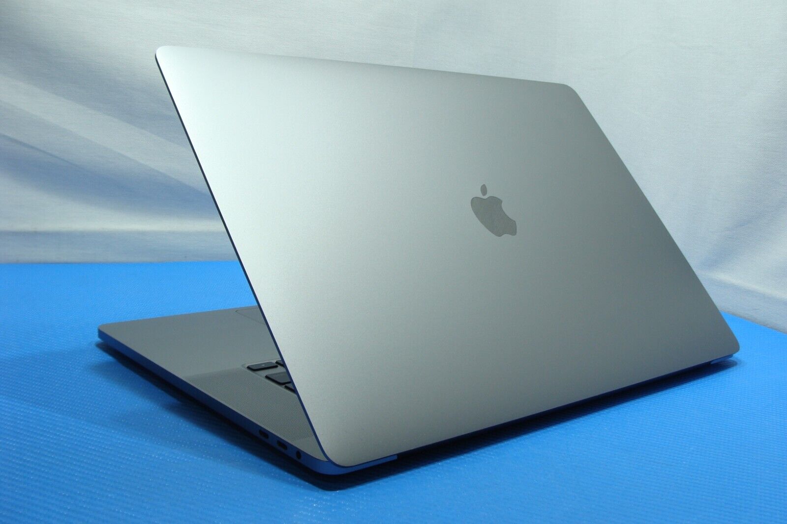 Apple MacBook Pro A2141 16