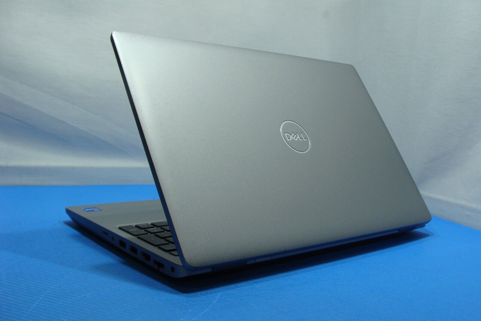 Dell Precision 3561 15.6