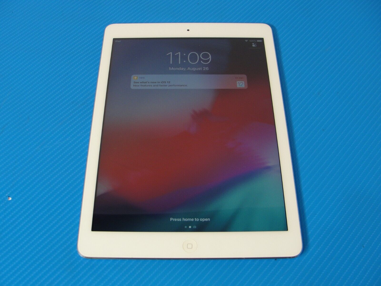 Apple iPad Air 1st Gen. 16GB, Wi-Fi, 9.7 in Silver MD A1474 MD788LL/A