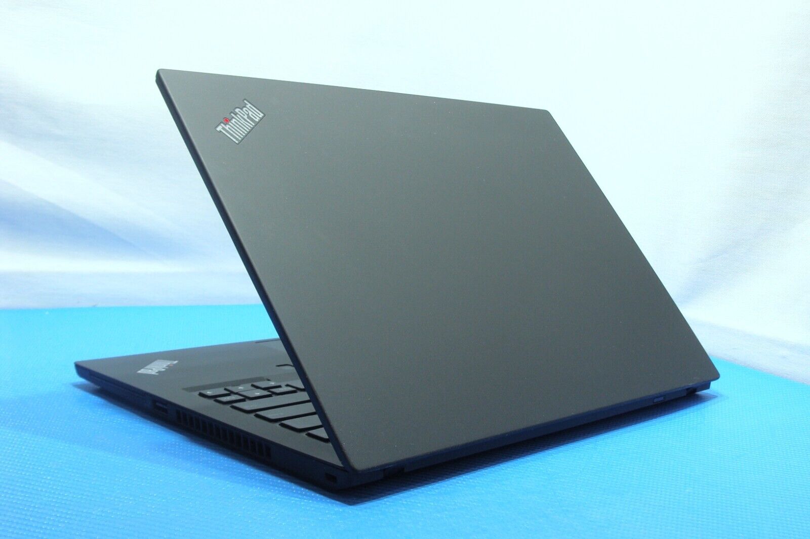 Lenovo ThinkPad P14s Gen 2 Workstation 14