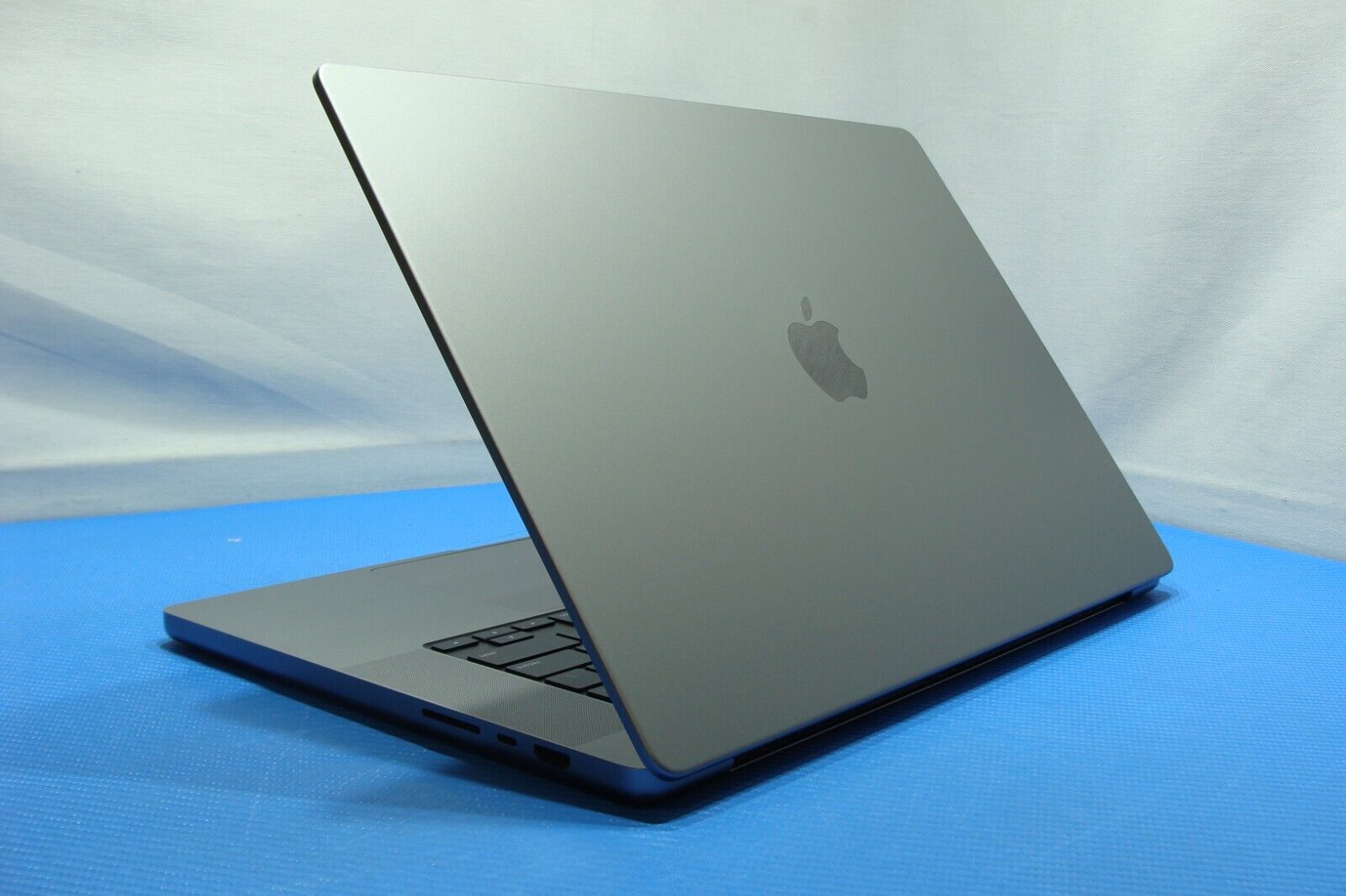 Apple Macbook Pro 16