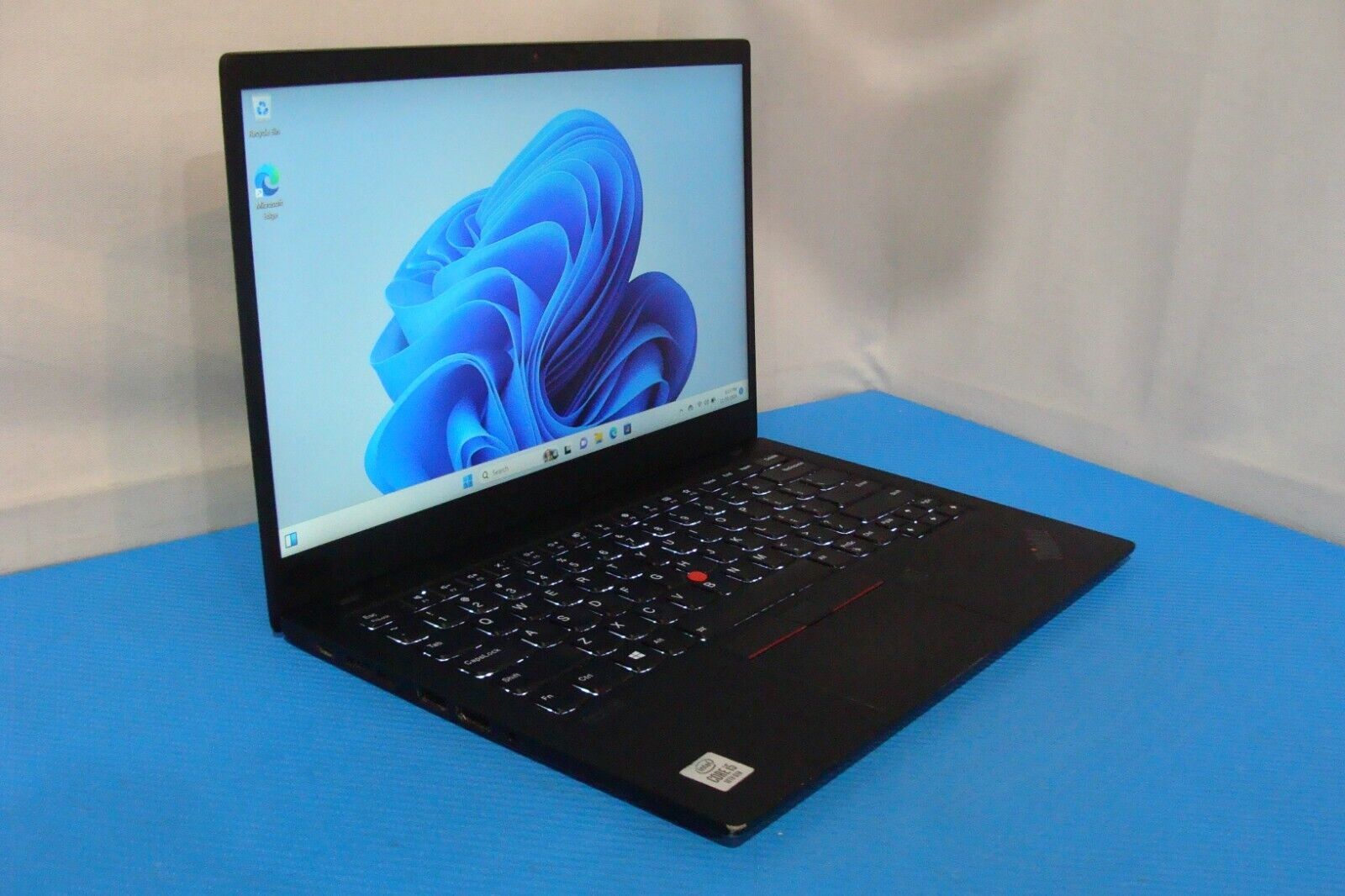 Lenovo ThinkPad X1 Carbon Gen 7 14