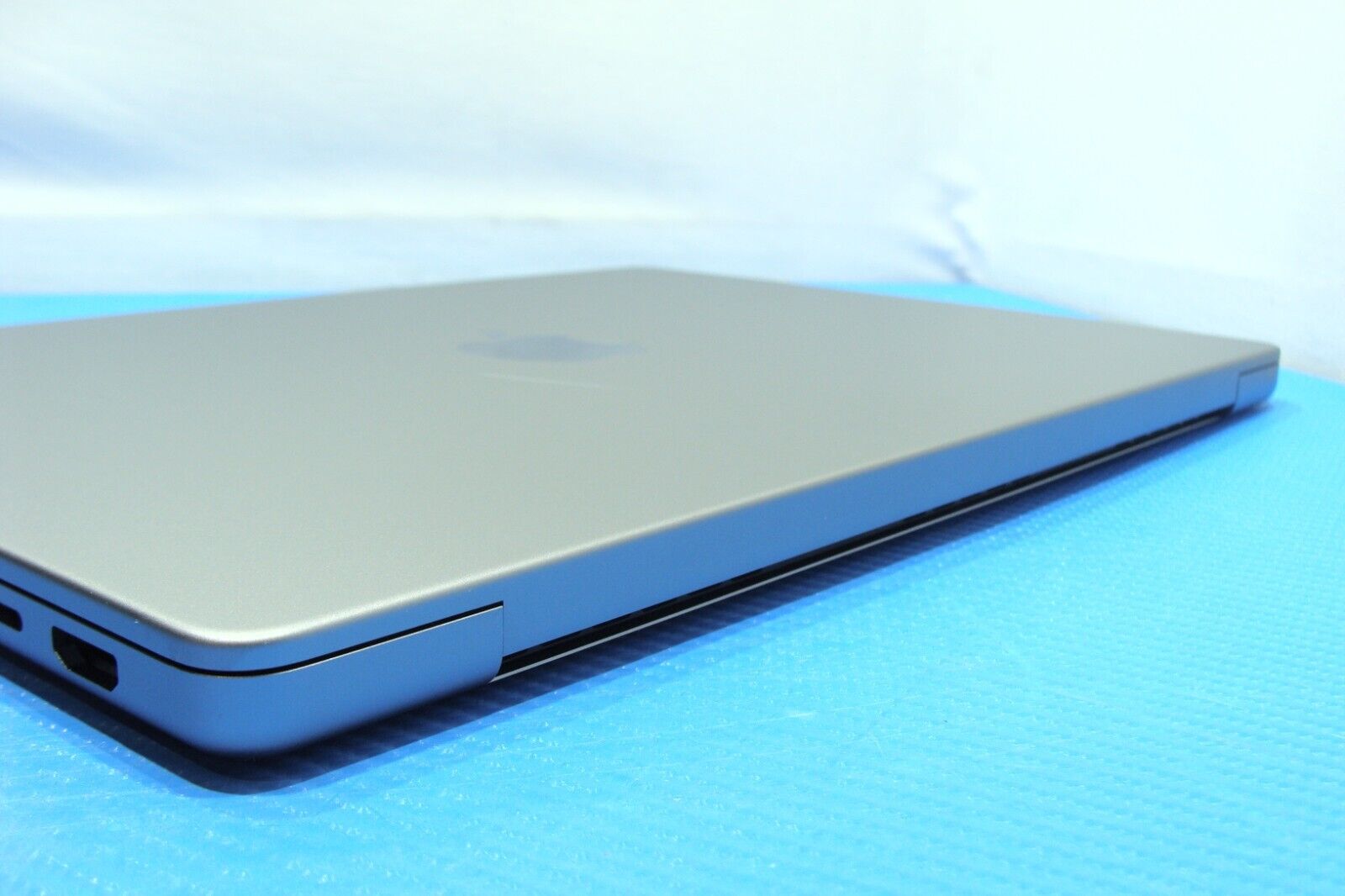 6 cycle Apple Macbook Pro 14