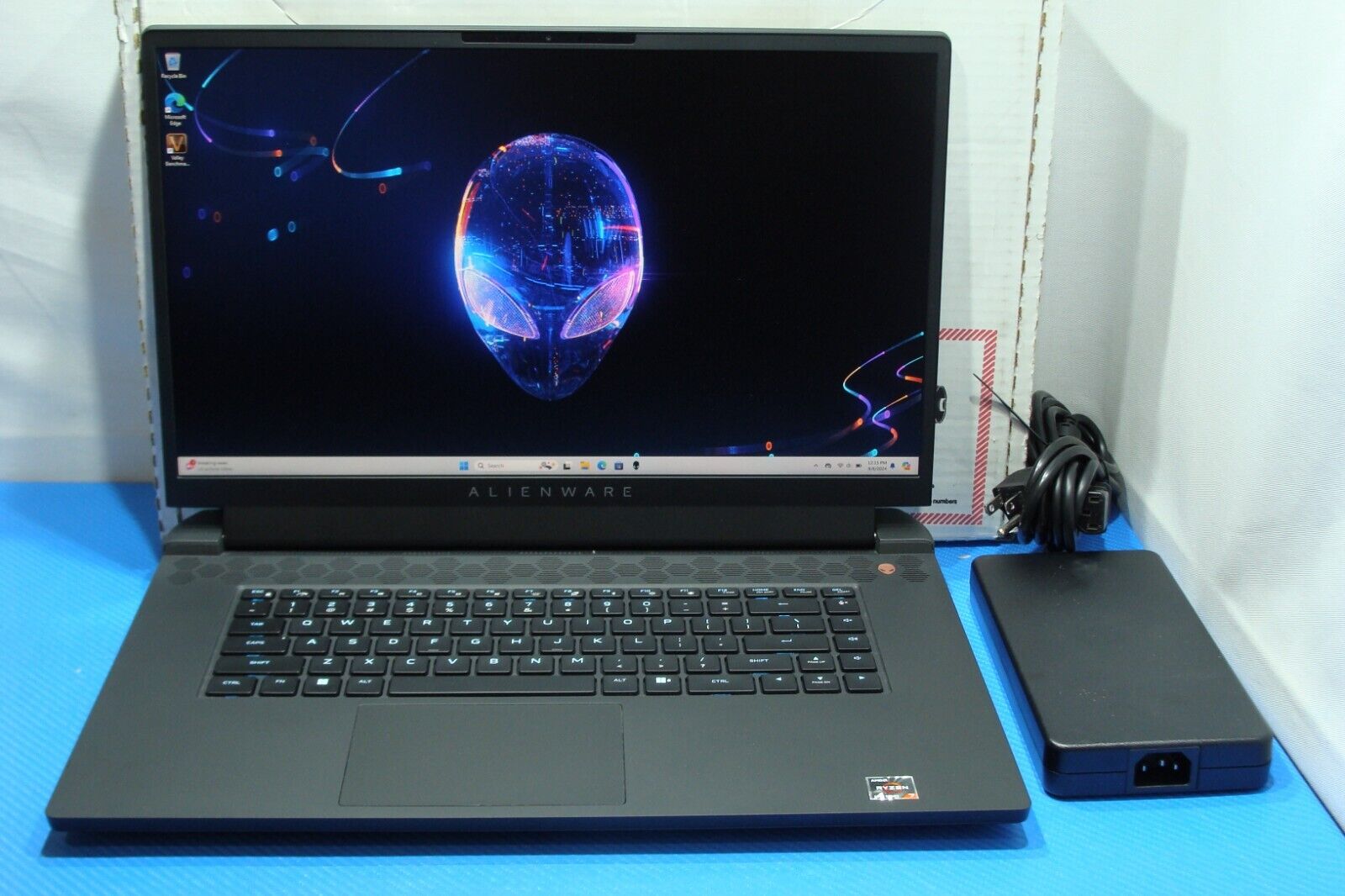 Alienware m17 R5 17.25