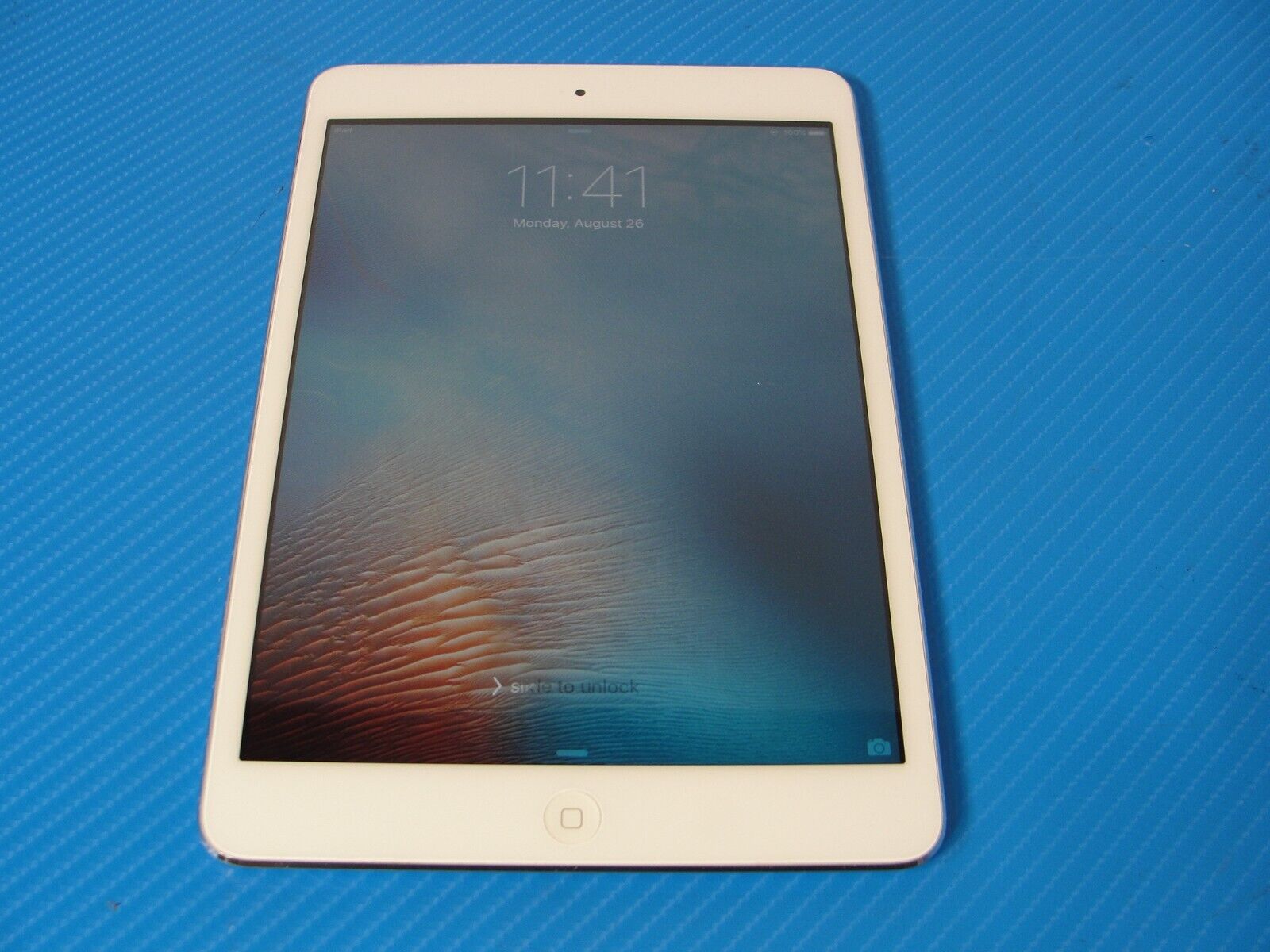 Apple iPad mini 1st Generation. 16GB, 7.9 in - White & Silver Very Good