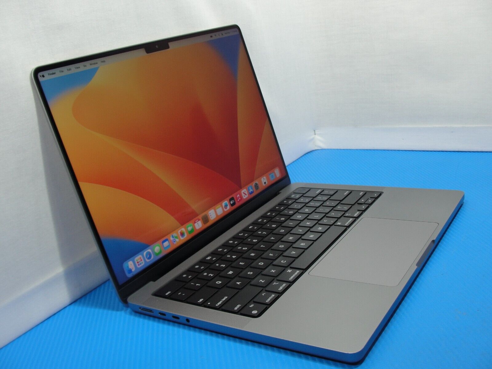 Apple Macbook Pro 14