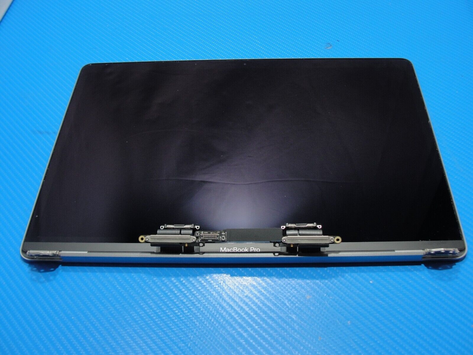 MacBook Pro A2251 13