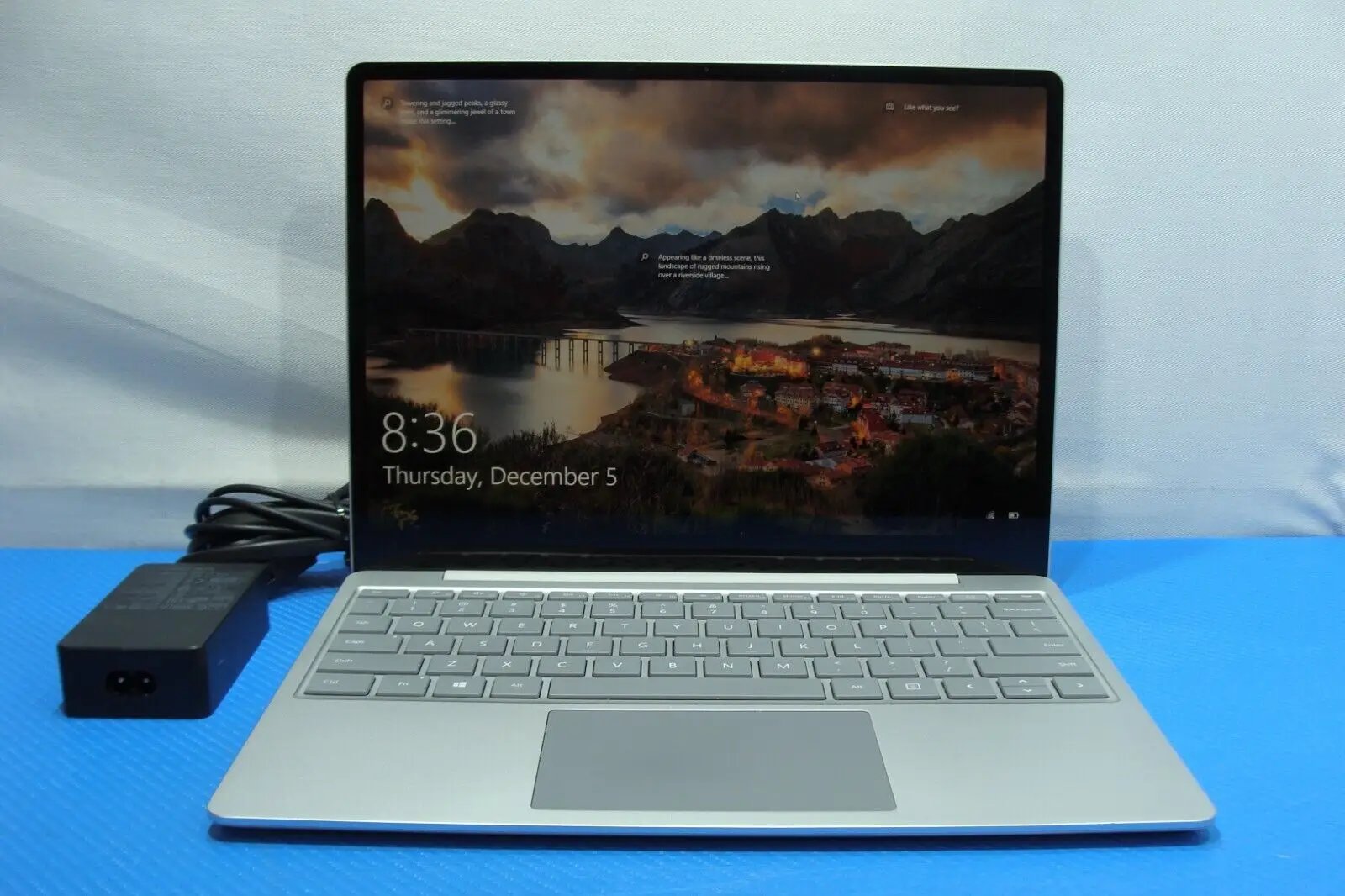 Microsoft Surface Laptop Go 1943 12.4