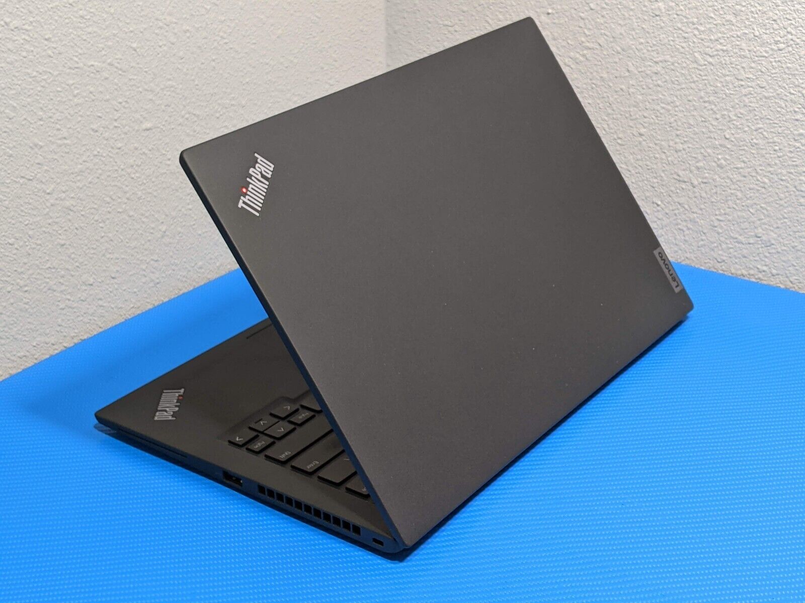 Lenovo ThinkPad T14s Gen 2i 14