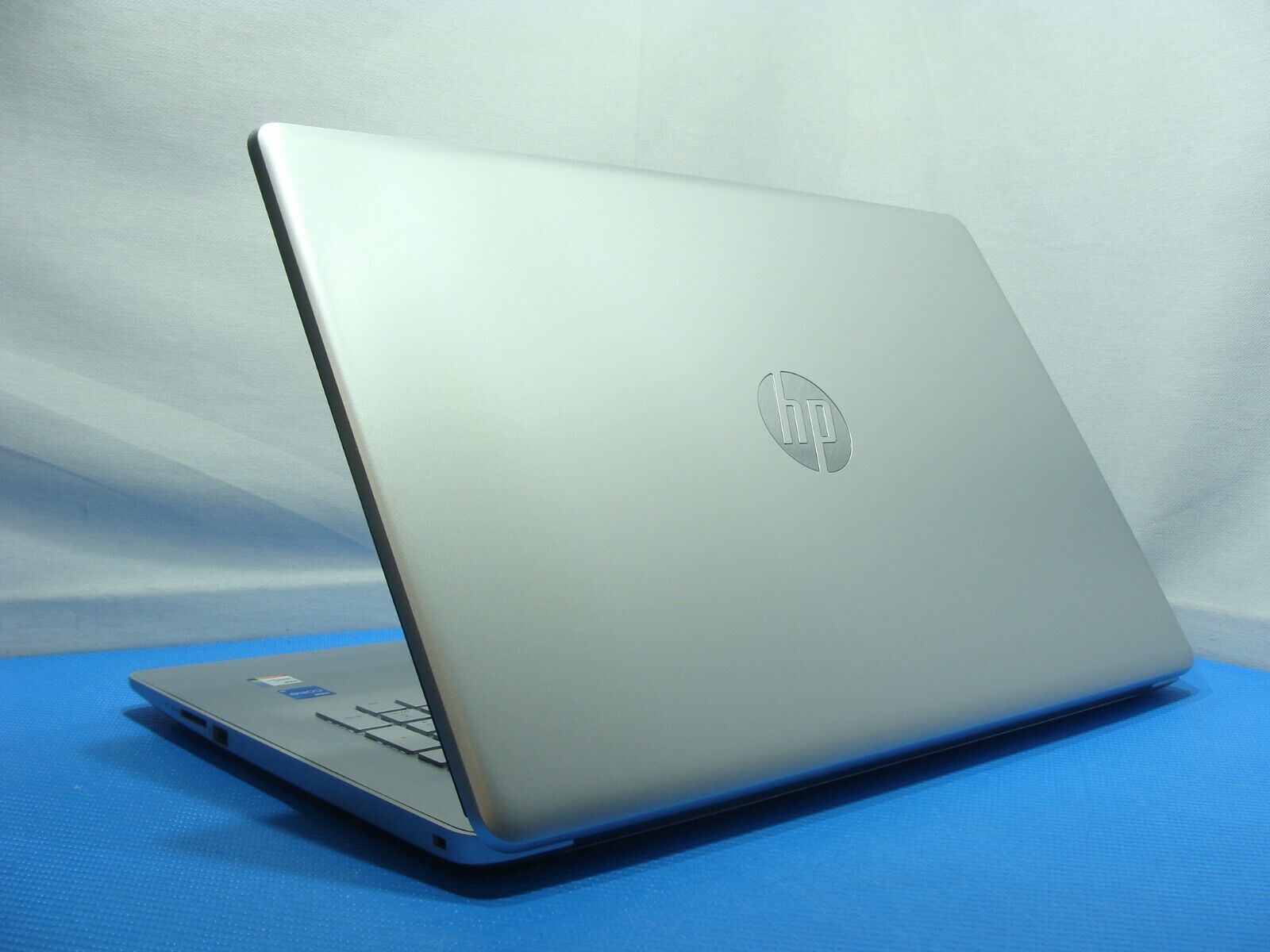 HP Laptop 17-by4061nr 17.3