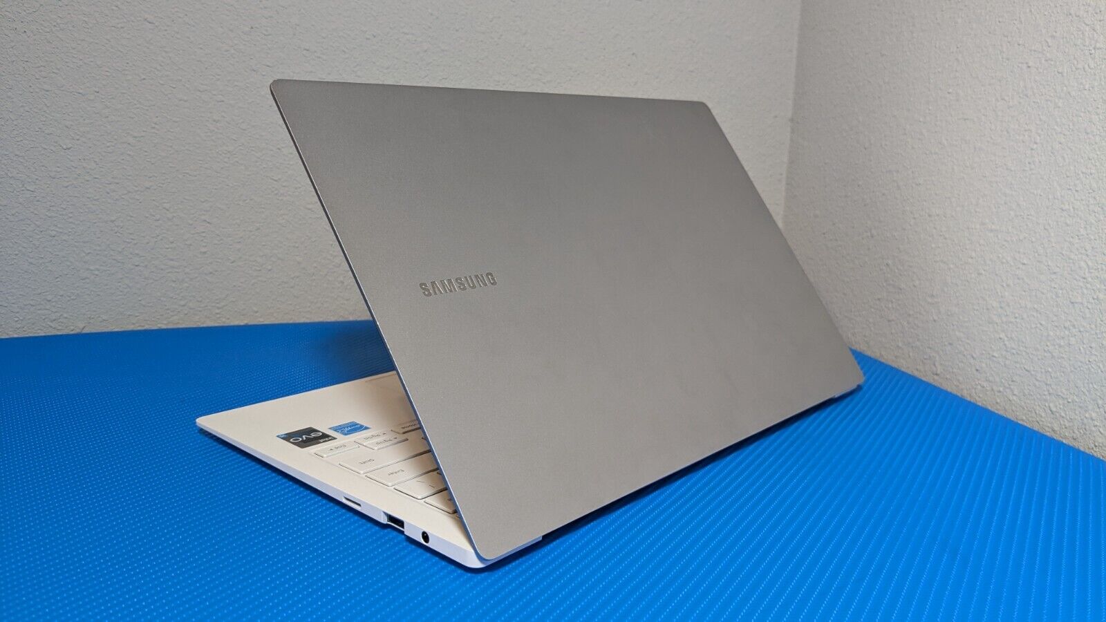 SAMSUNG GALAXY BOOK 2 13