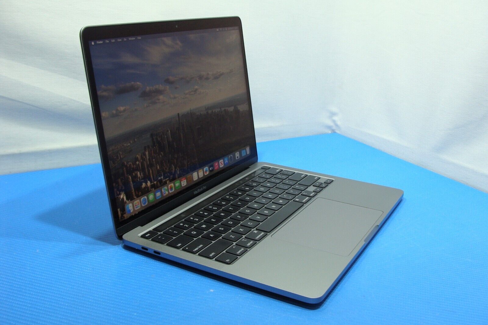 Apple MacBook Pro A2251 13