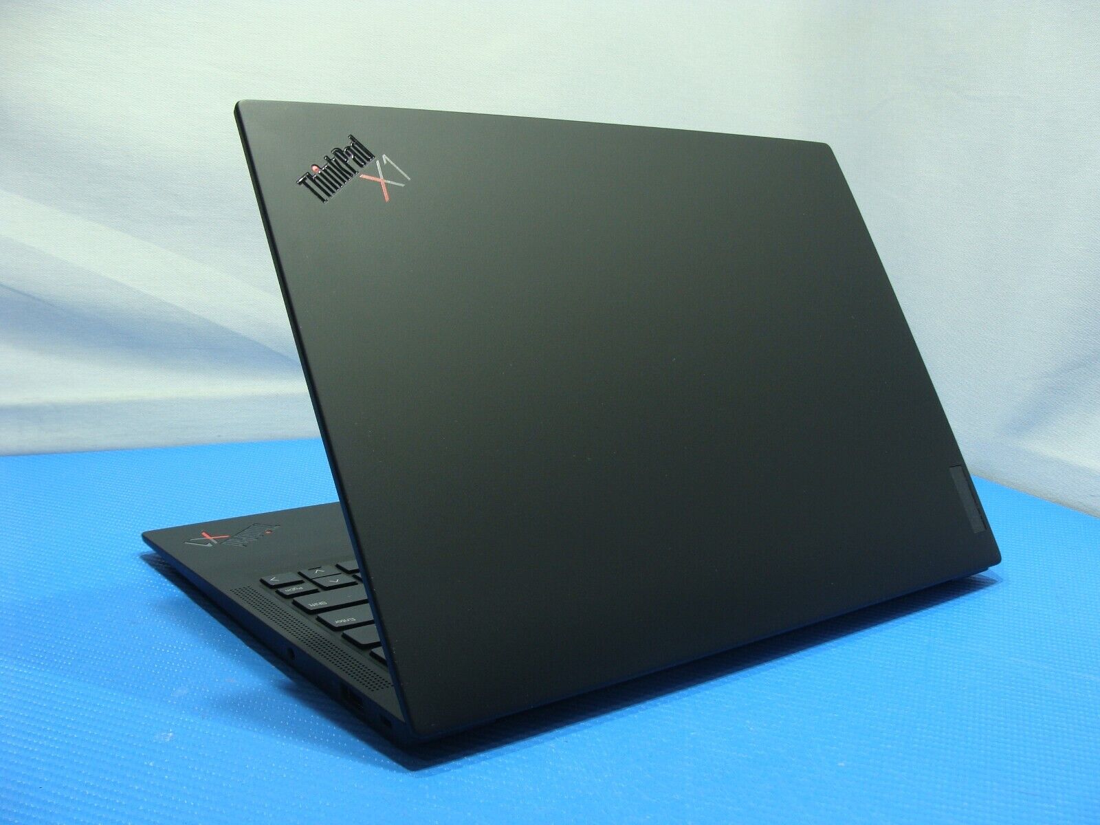 Lenovo ThinkPad X1 Carbon Gen 9 14