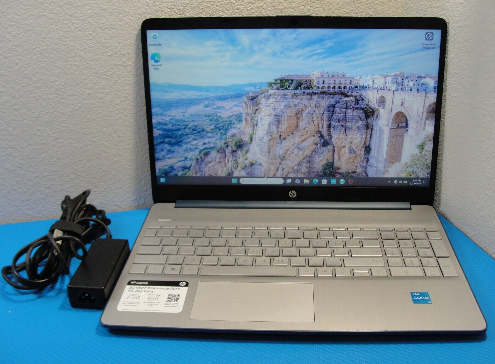 HP 15-by2792wm 15.6” HD Intel Core i3-1115G4 3.6GHz 8GB SSD Reset 256GB- Charger