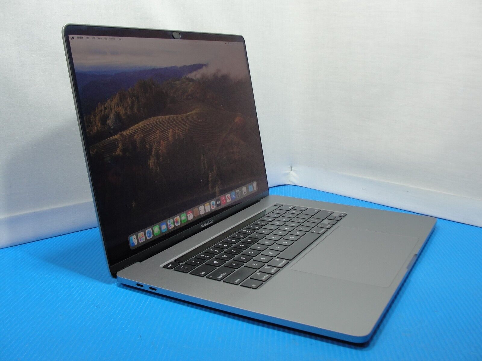 Apple MacBook Pro 16