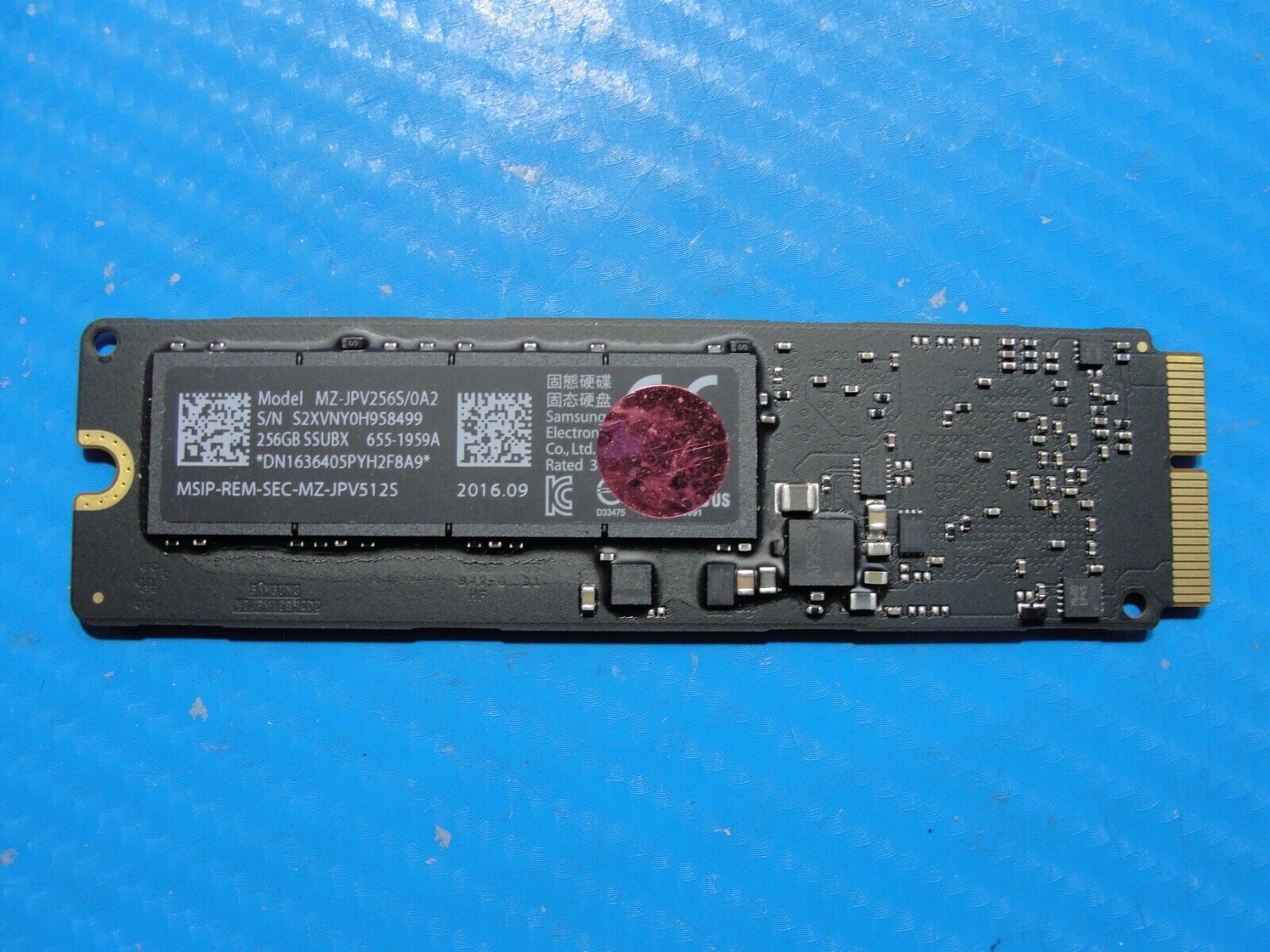 MacBook Air A1466 Samsung 256GB SSD Solid State Drive MZ-JPV256S/0A2 655-1959A