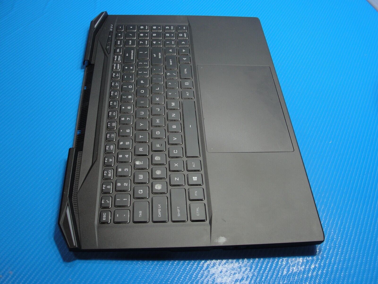 Eluktronics 17.3” Prometheus XVII OEM Palmrest w/TouchPad Keyboard & Speakers