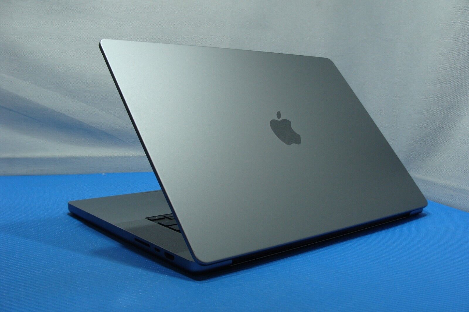 Apple MacBook Pro 16