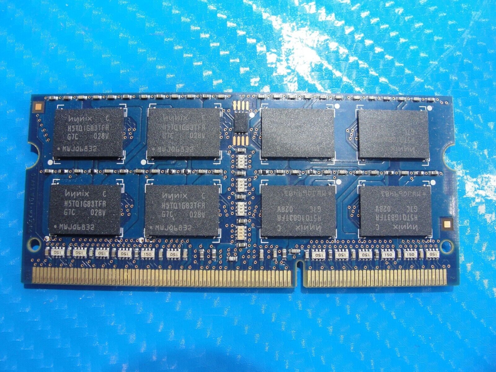 MacBook Pro A1278 So-Dimm Hynix 2GB Memory pc3-8500s-7-10-f2 hmt125s6tfr8c-g7 