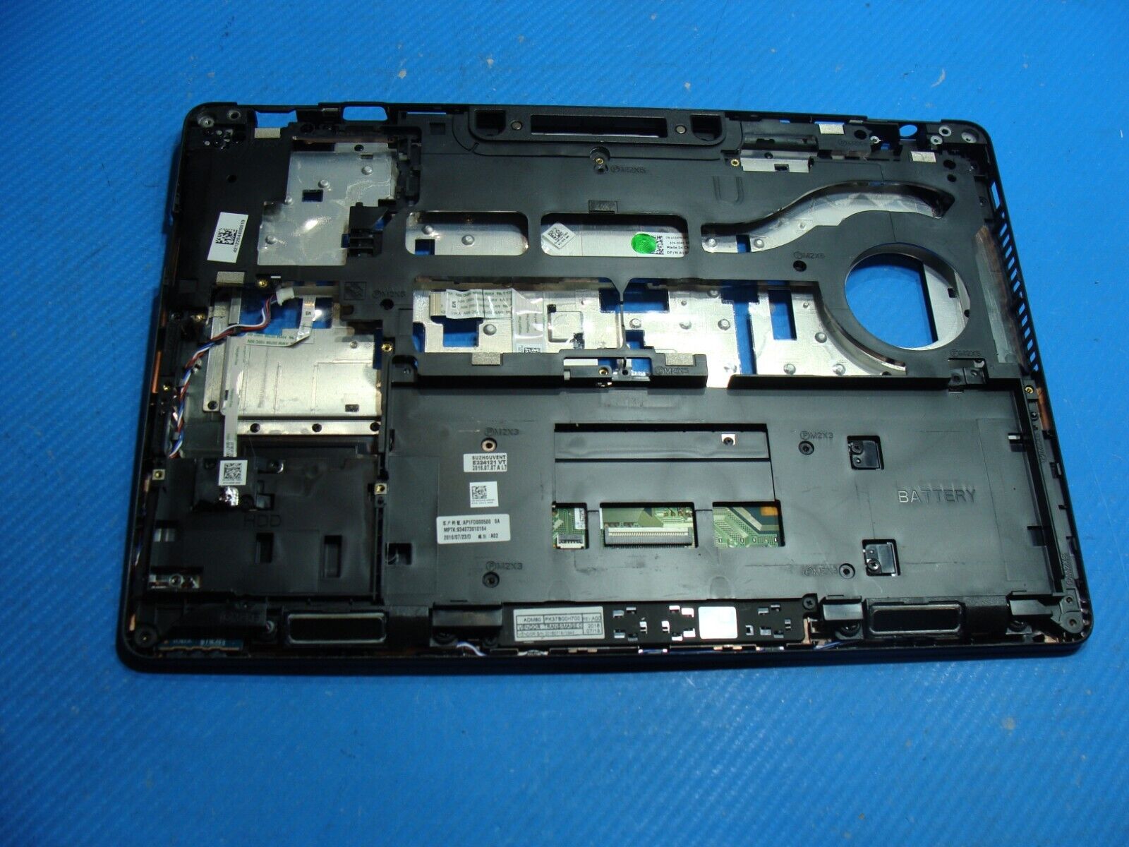 Dell Latitude 14” E5470 OEM Palmrest w/TouchPad & Middle Frame M2KH5 AP1FD000500