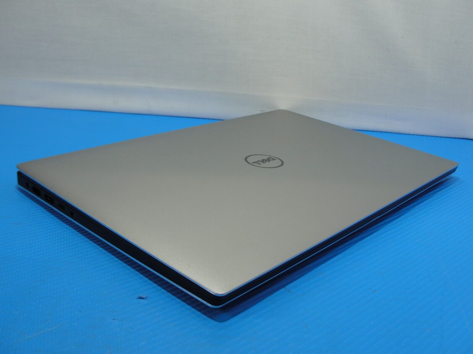 Dell XPS 15 9560 15