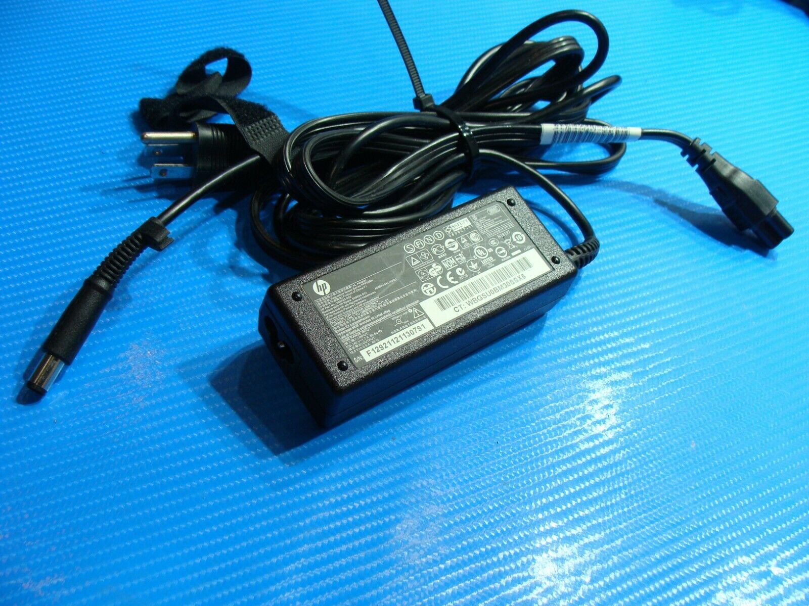 HP Ac Adapter Power Charger 65W P/N 608425-001 18.5v 3.5a 