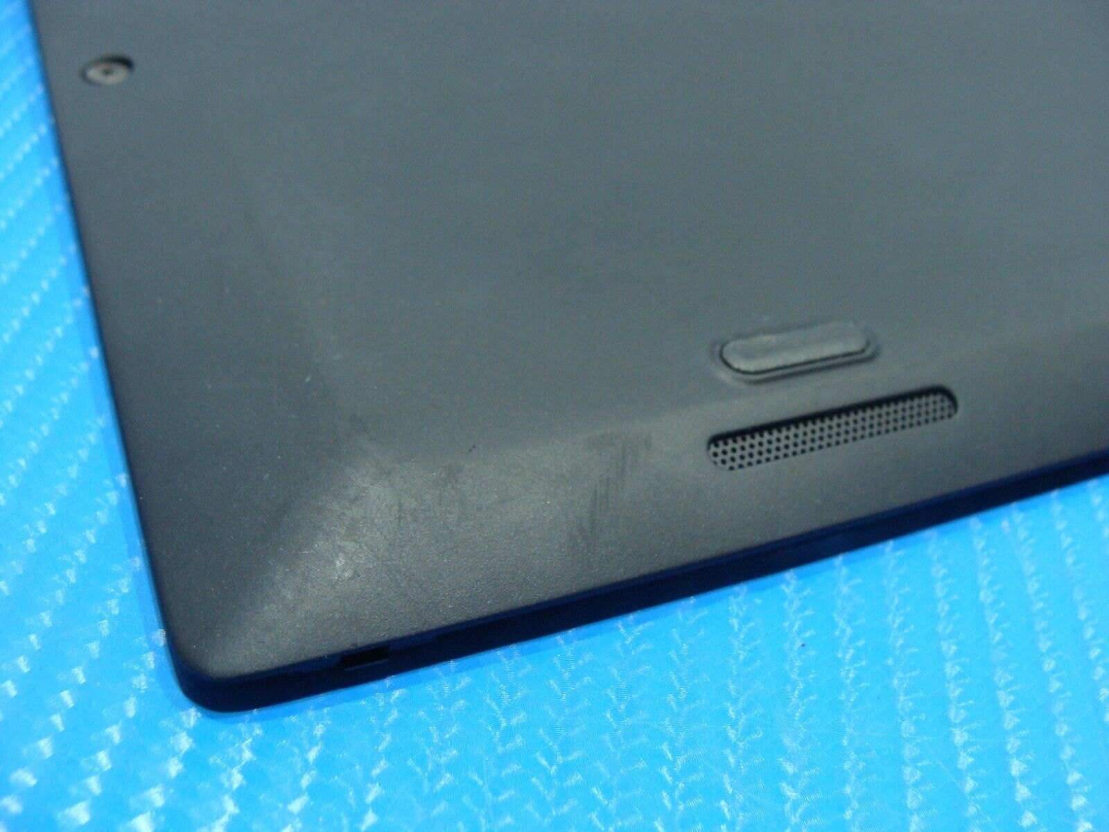 Lenovo ThinkPad 14” X1 Carbon 5th Gen Bottom Case Base Cover Black AM12S000400